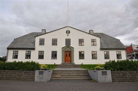 Stjórnarráðið .